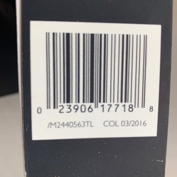 Benjamin Moore Interior Design Paint Chip Fan Decks with Carry Bag - Picture 5 of 7